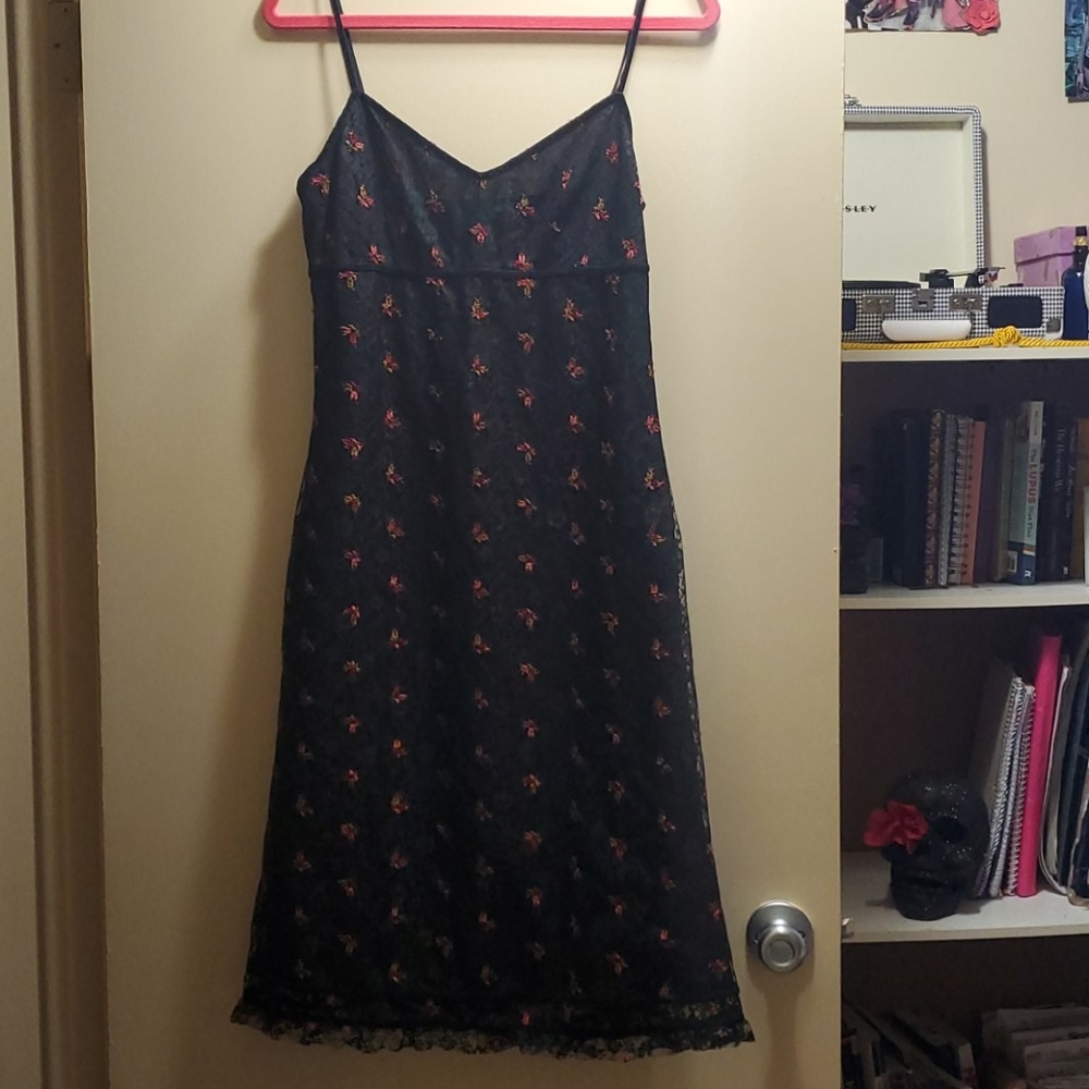 BETSEY JOHNSON RED & PINK FLORAL LACE TRIM DRESS